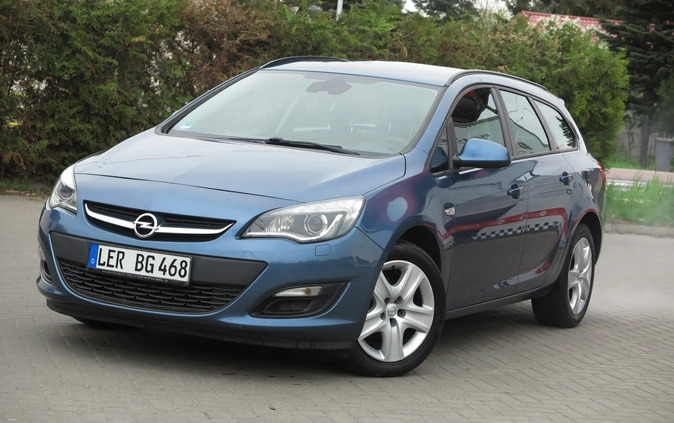 Opel Astra cena 26990 przebieg: 220000, rok produkcji 2014 z Pleszew małe 562